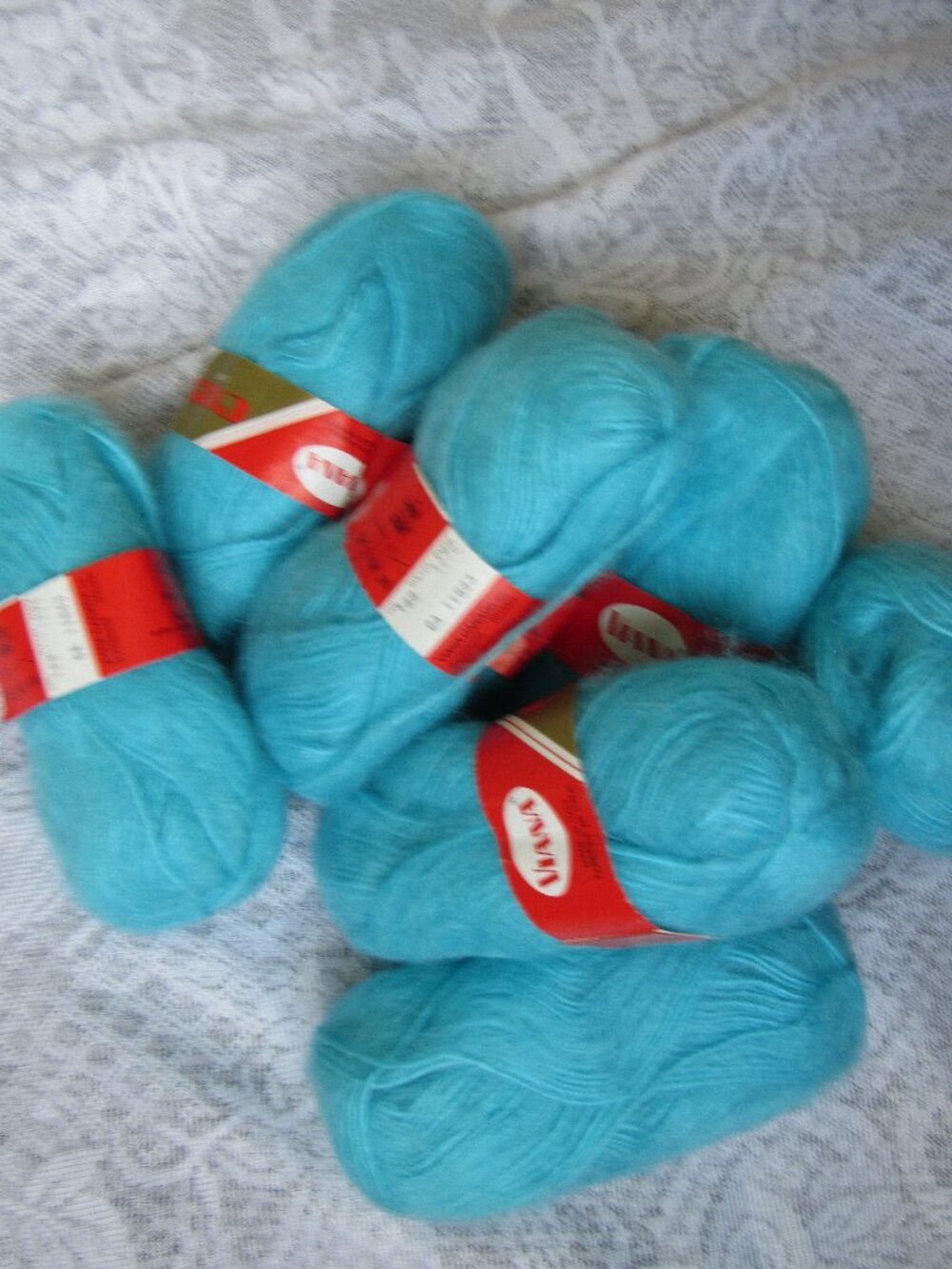 set 7 sks Viana's Yarn, made in Italy,40g each, 15% wool, turquoise.